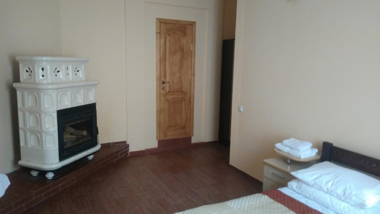 Отель Кімнати в центрі Ужгород Экстерьер фото